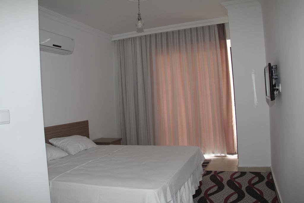 Demirci Hotel Antalya Bilik gambar