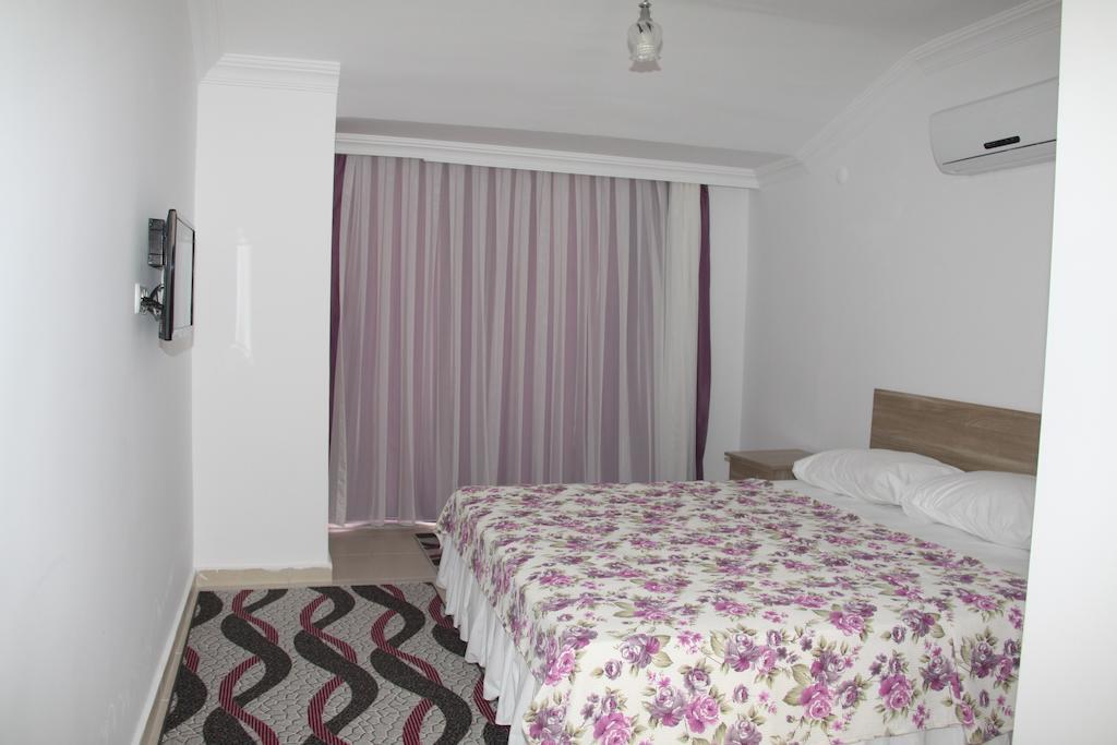 Demirci Hotel Antalya Bilik gambar